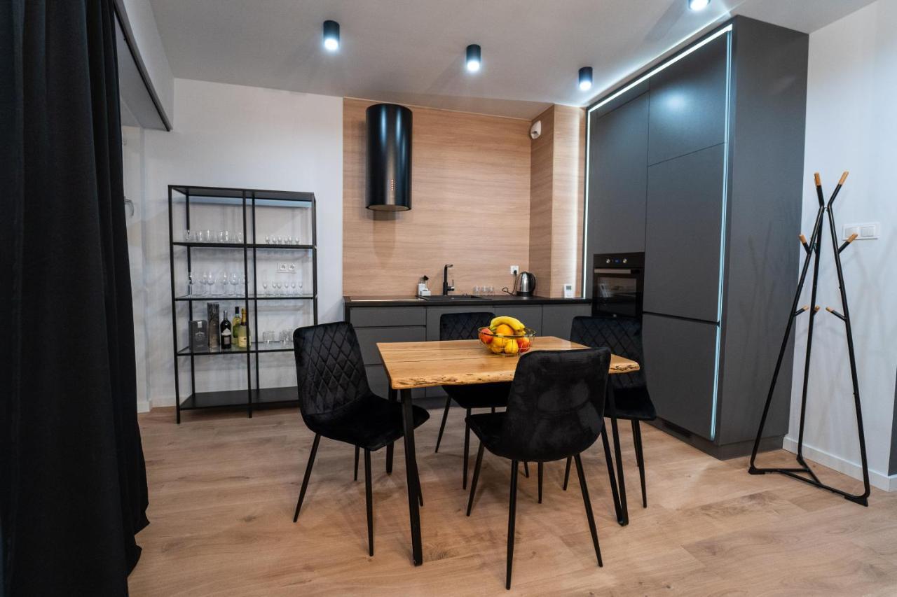 Panorama Capital Tito - 16 Pietro Apartment Rzeszow Bagian luar foto