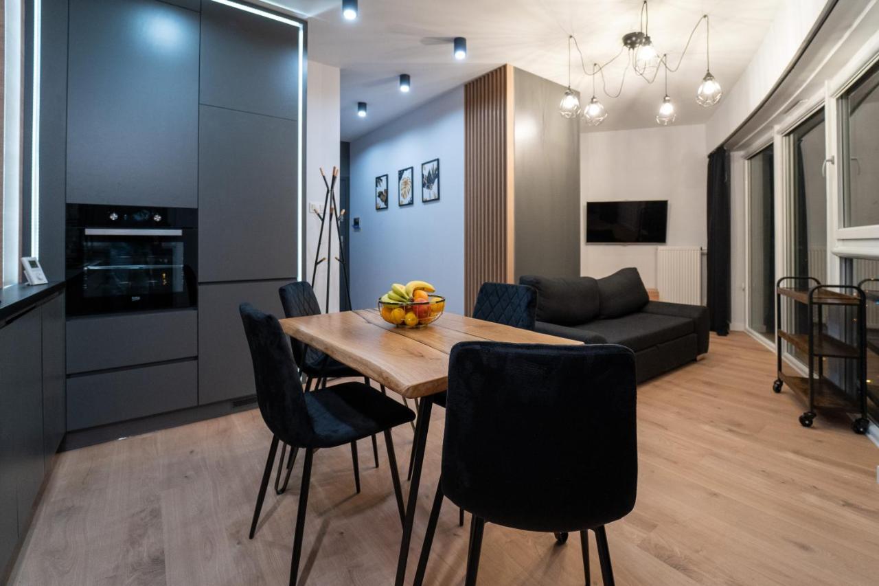 Panorama Capital Tito - 16 Pietro Apartment Rzeszow Bagian luar foto