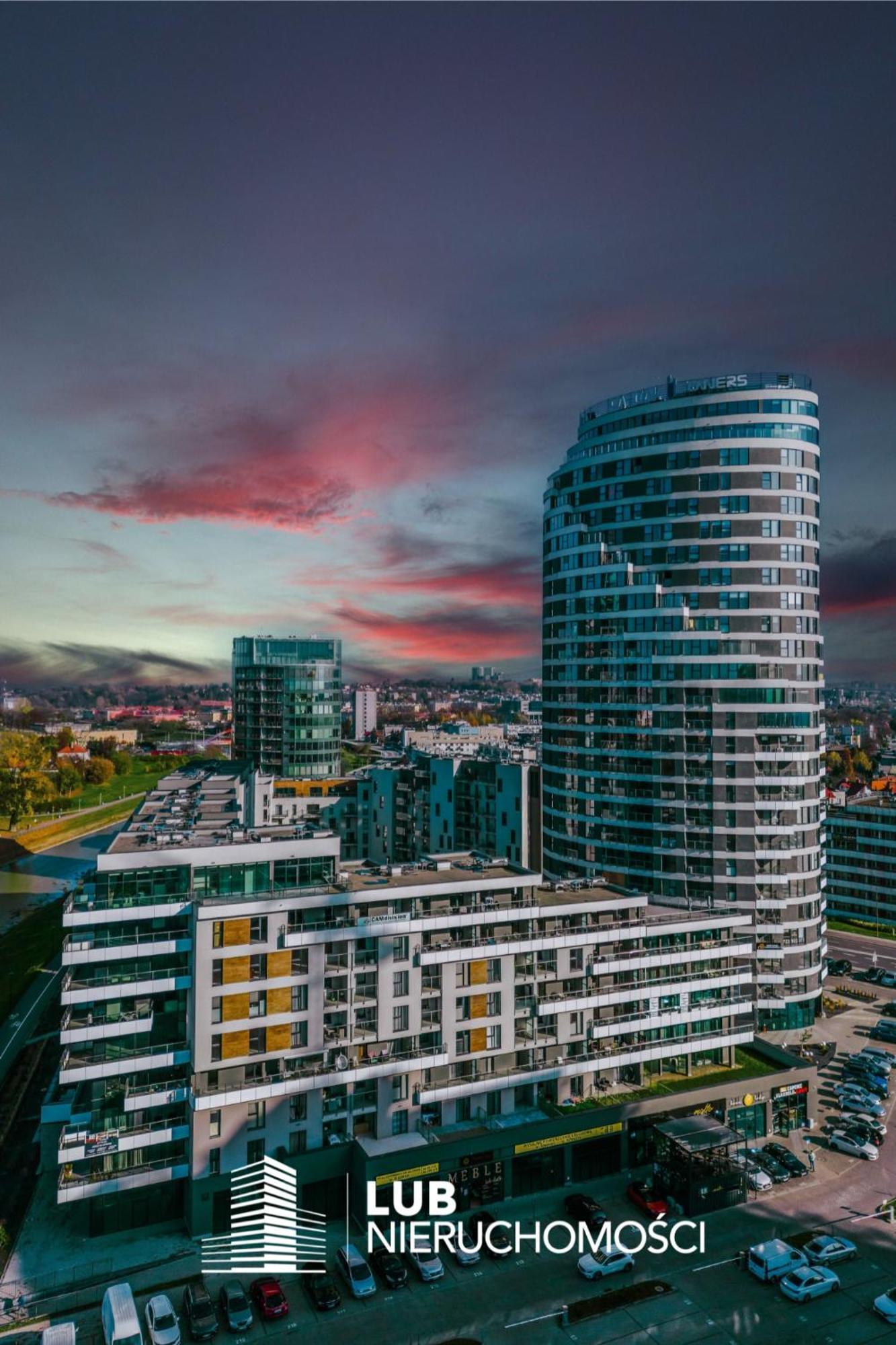 Panorama Capital Tito - 16 Pietro Apartment Rzeszow Bagian luar foto