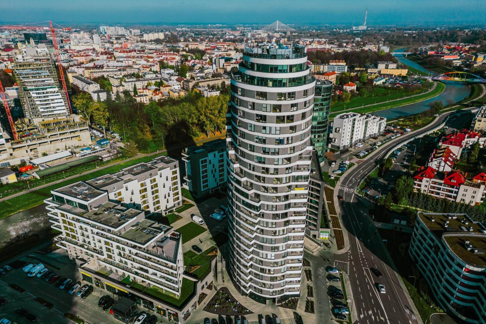 Panorama Capital Tito - 16 Pietro Apartment Rzeszow Bagian luar foto